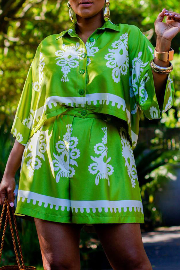 Stylish Figure Graphic Top & Shorts Set