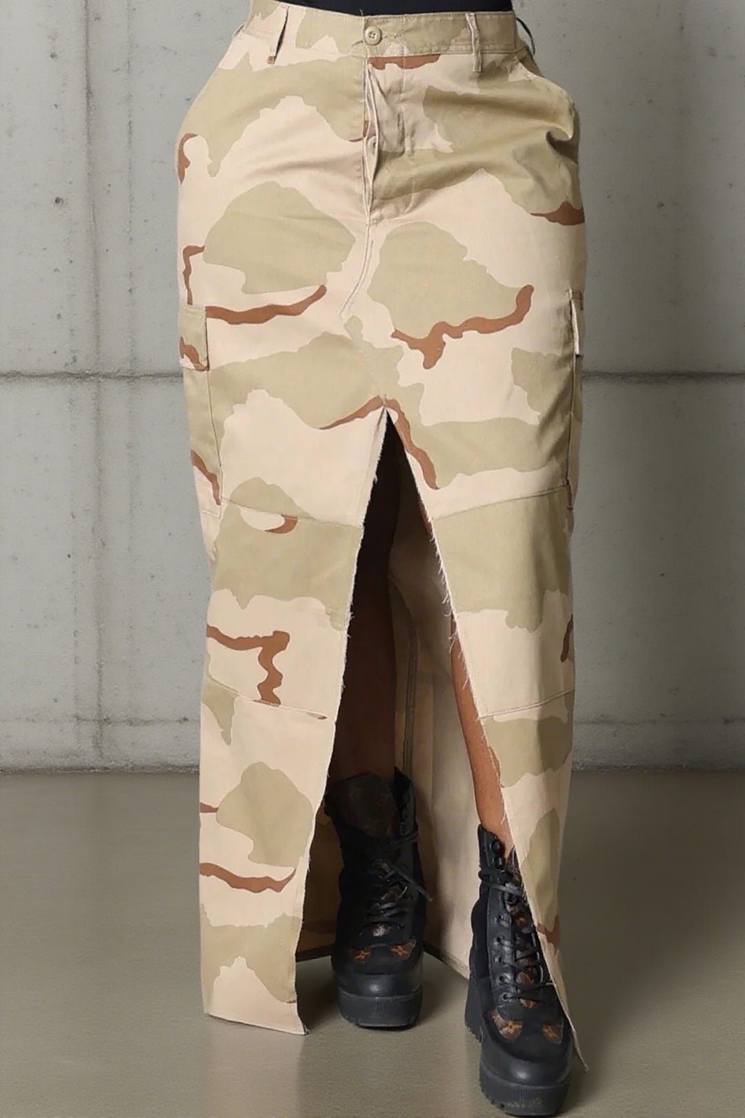 Stylish Camo Print Split Hem Pockets Skirt