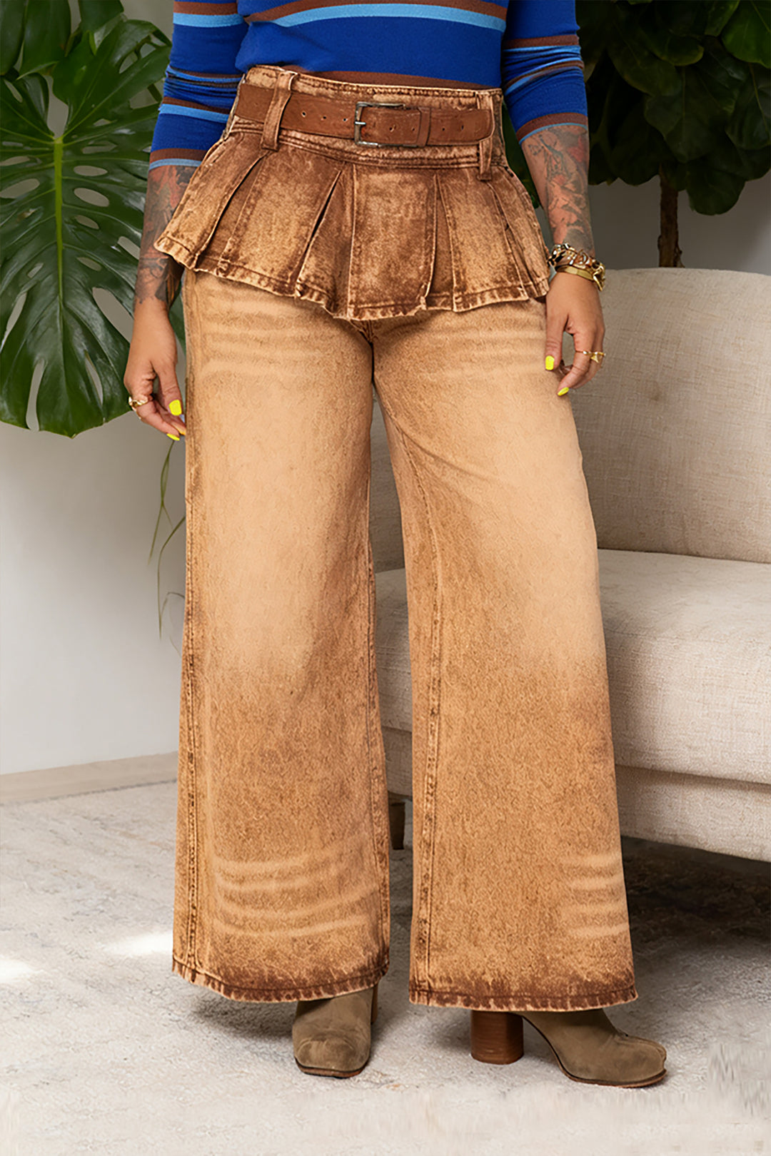 Stylish Pleated Side Zipper Jeans