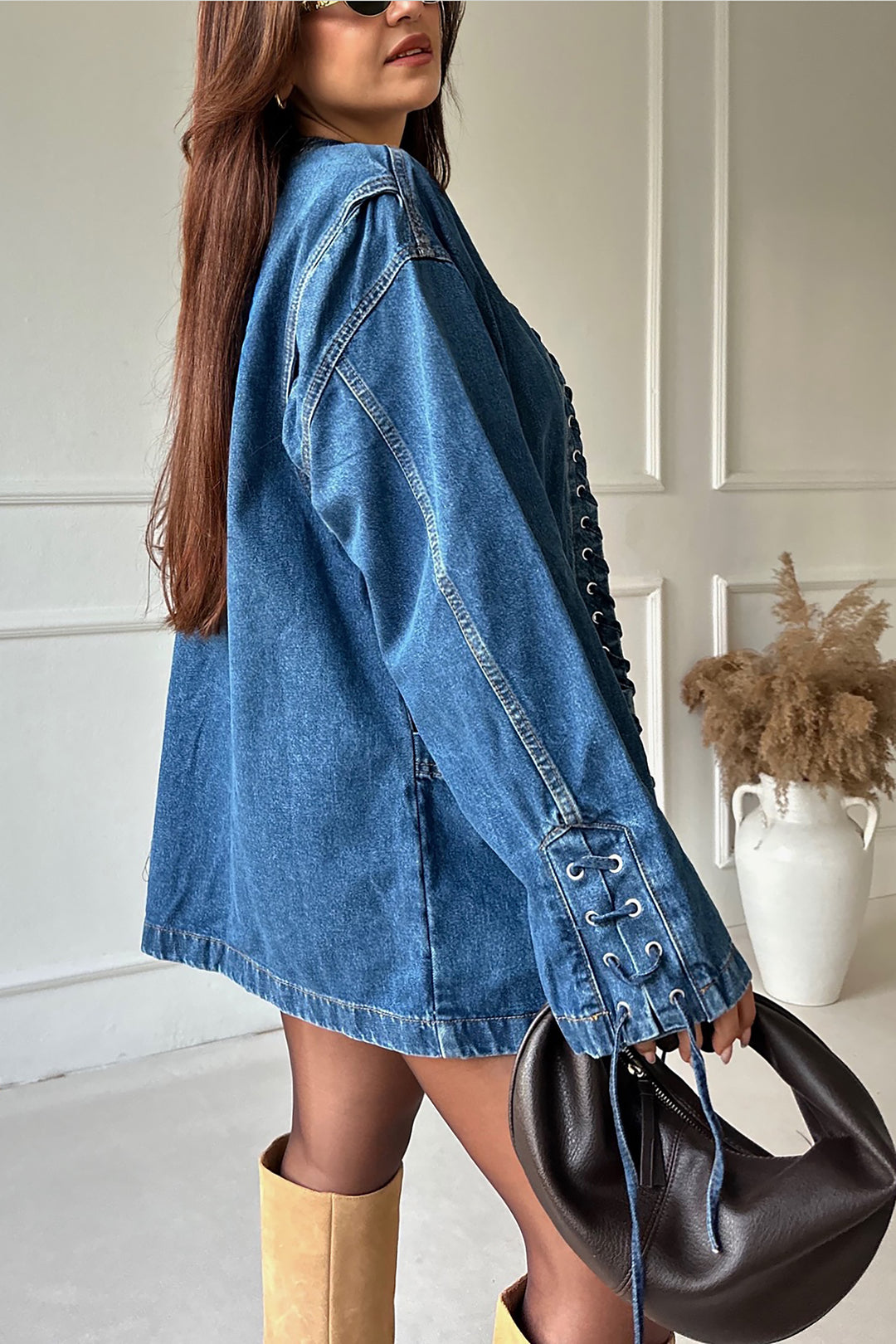 Stylish Double Pocket Eyelet Lacing Denim Jacket